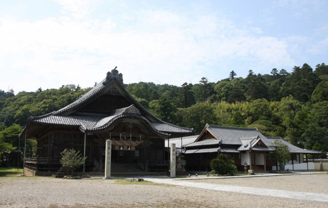 祖霊社(それいしゃ)